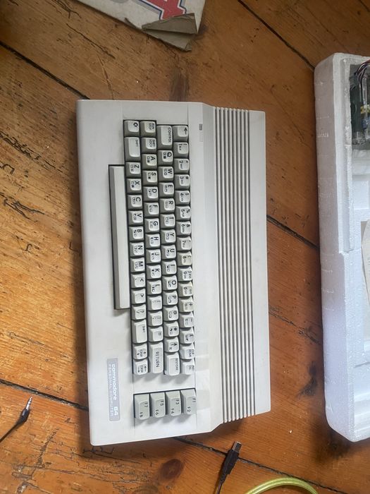 Commodore 64c zestaw pudelka, 1531, joystick, blackbox pi1451,