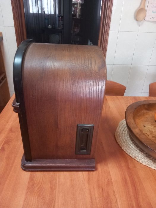 Radio impecável imitação de antigo