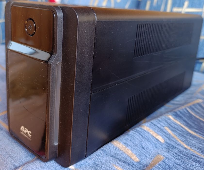 Продам безперебойник ups APS