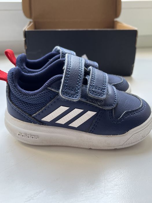 Кросівки шкіряні дитячі Adidas Tensaur I S24053