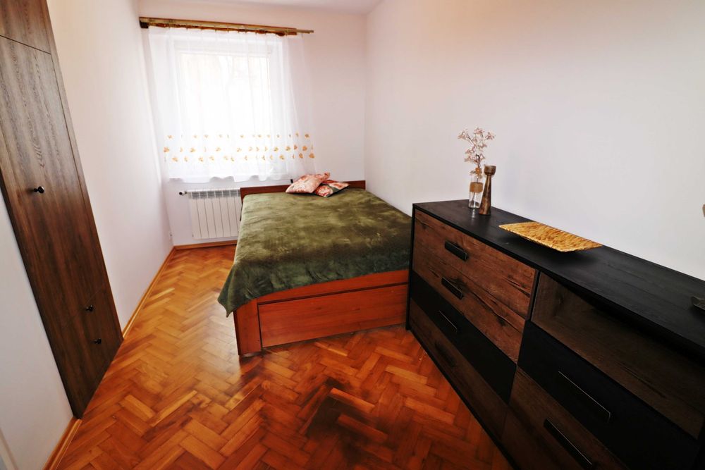 „Mieszkanie po generalnym remoncie 44,6m2 w cichej i zielonej okolicy. Parter.”