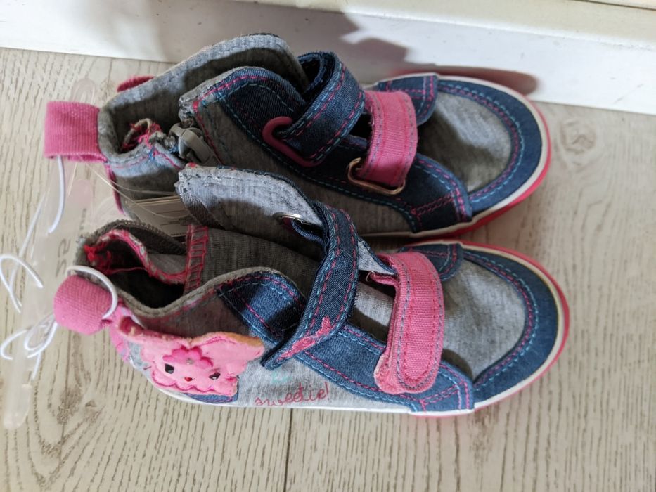 NOWE trampki dziewczęce r. 25 (ok. 16 cm) cool club na rzepy i zamek