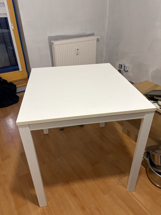 Stół rozkładany, biały, 84/120x74 cm + 3 krzesla