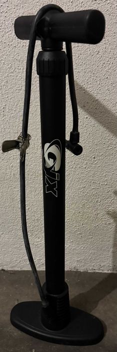 Bomba para encher pneus de bicicleta