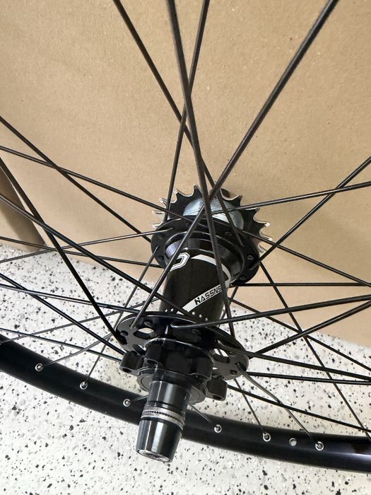Koła rowerowe 26” DIRT Reverse/Hassns PRO7 GŁOŚNE Dartmoor Sapim