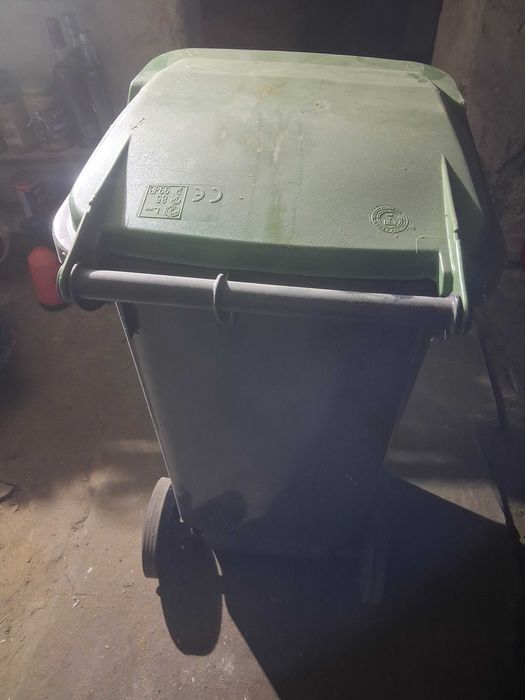 Pojemnik na śmieci  zewnetrzny 120 L