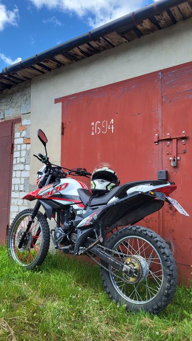 Шінерей 200 с 6 в гарному стані
