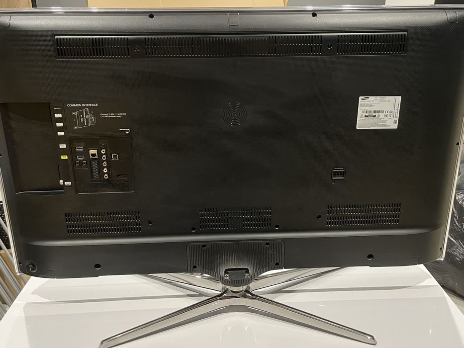 Sprzedam telewizor Samsung Smart TV 48” Full HD 3D – model UE48H6400AW.
