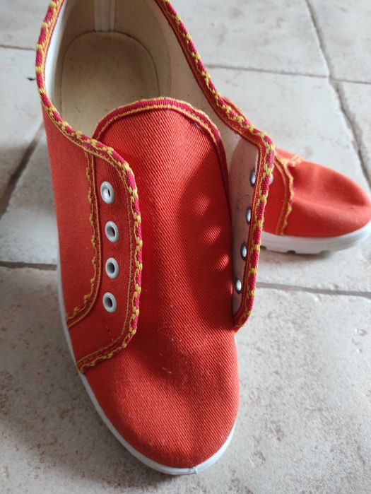 Tenisówki oldschoolowe