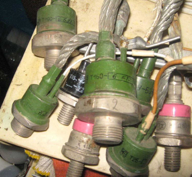 Силові діоди та тиристори.