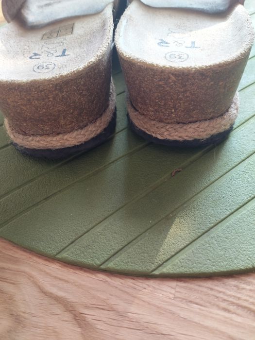 Nowe klapki rozm. 39
