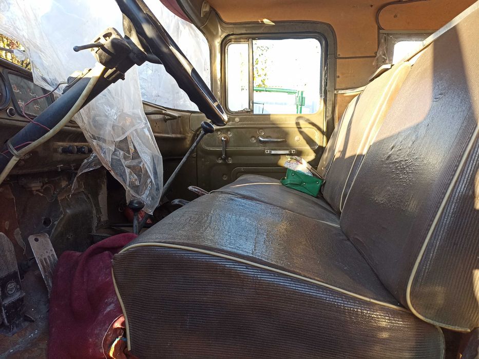 Пожежний автомобіль АЦ-40 ЗІЛ 131  потребує ремонту кабіни водія