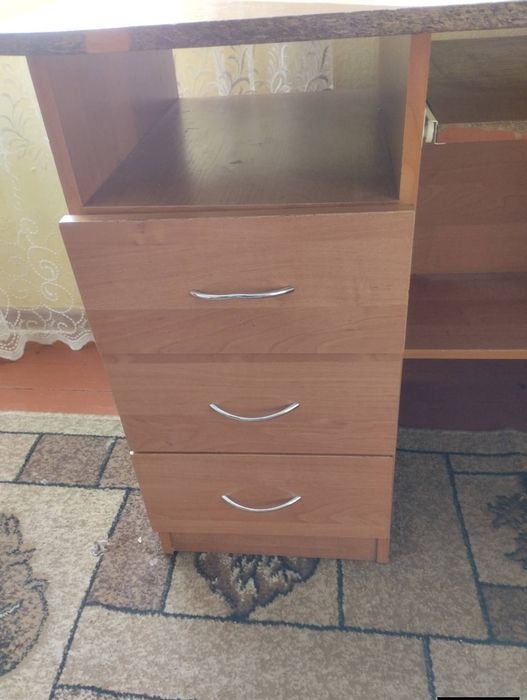 Компютерний стіл