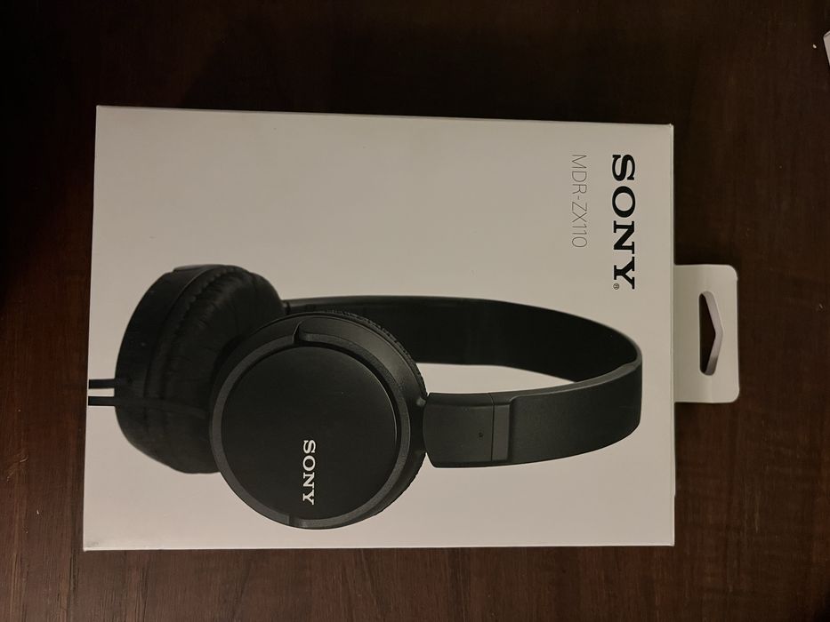 Auscultadores com fios Sony MDR-ZX110