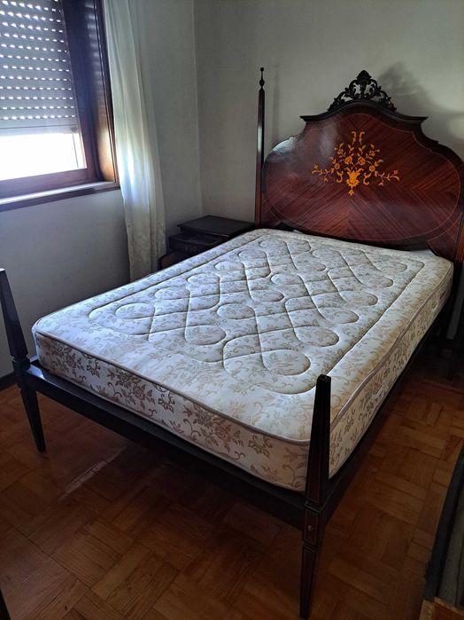 Mobilia de quarto completa.