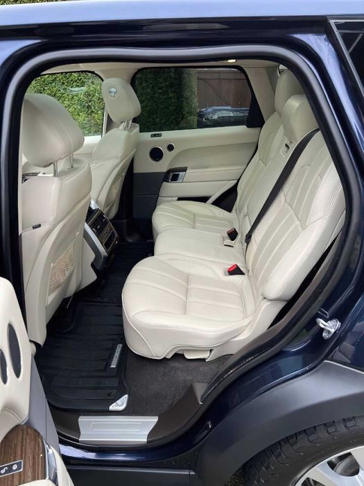 Land Rover Range Rover Sport HSE      2016