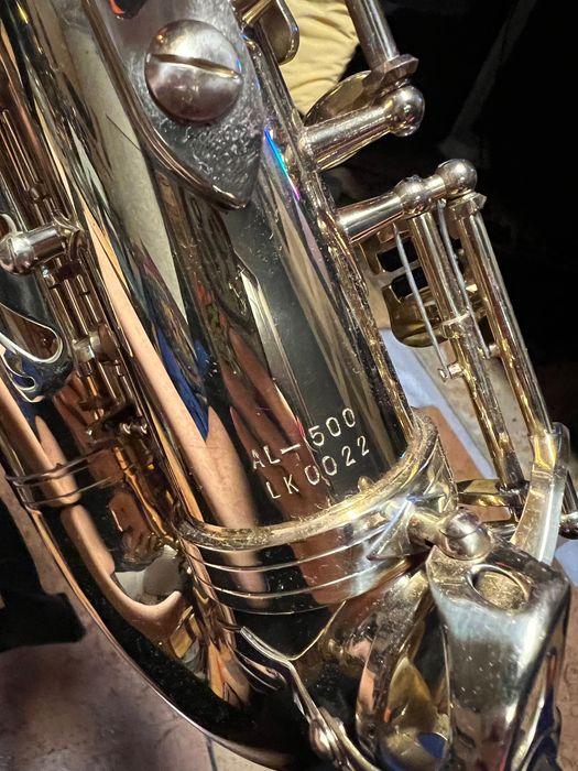 Saxofone alto J Michael AL 500