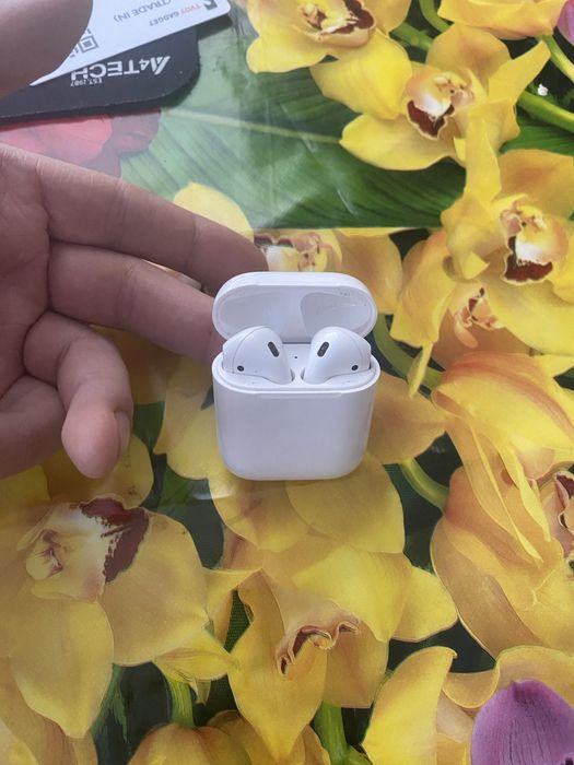 Airpods 2 на запчастини, поломаний лівий