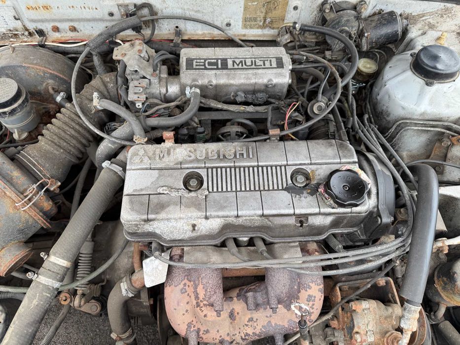 Запчастини до Mitsubishi Sapporo головка блока циліндрів ГБЦ 4G64