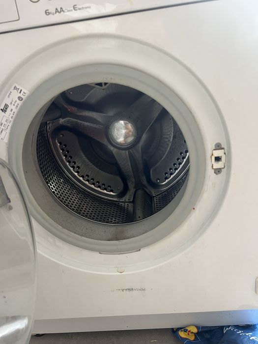 Maquina de lavar roupas 6 kl