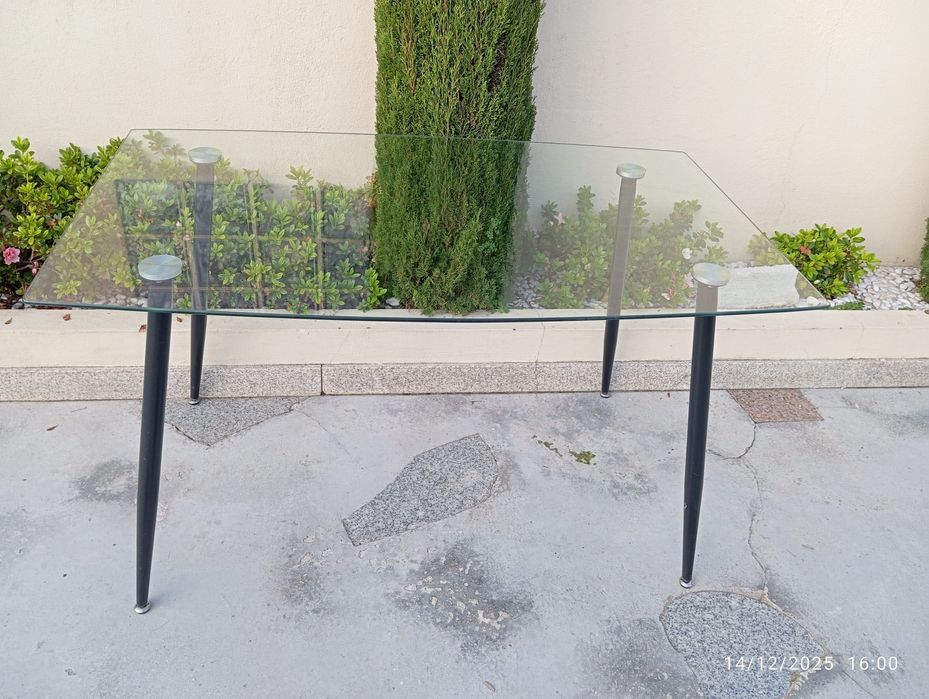 Vendo mesa de vidro nova