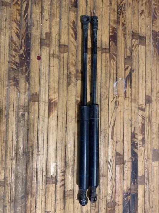 Амортизатори капота BMW E39 L R  8174866