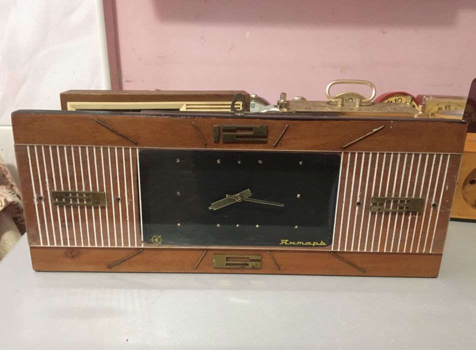 Настольные часы Слава,Янтарь