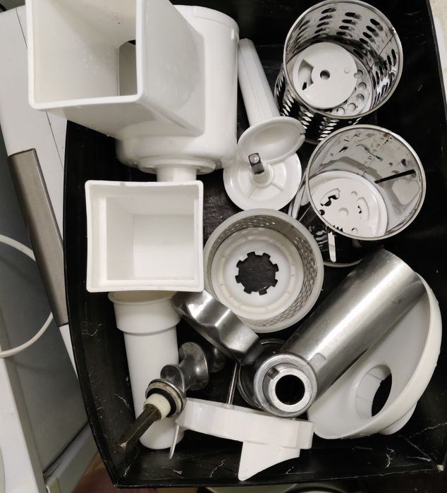 М'ясорубка, соковижималка "Помічниця" надійна з насадками