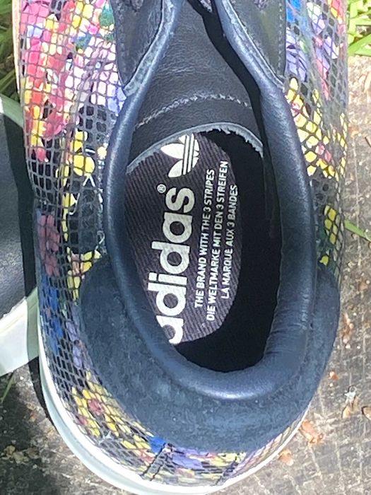 Чоловічі кросівки Adidas з яскравим принтом  розмір 45 нові