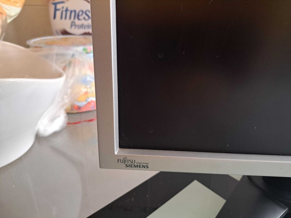 Fujitsu 19 Monitor437397273833656321