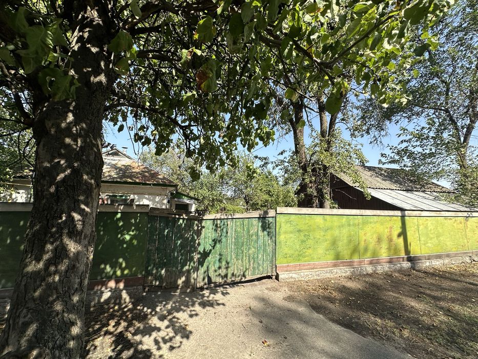 Продам будинок з ділянкою