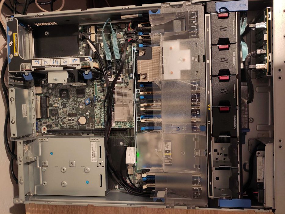 HPE DL380 Gen9 - E5 2667v4 - 64Gb Ram