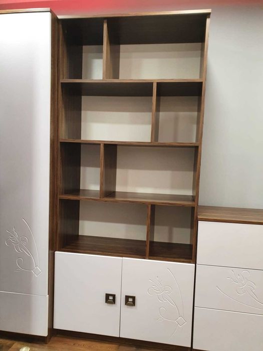 Meble dziecięce, młodzieżowe, zestaw 5 elementów, szafa, półki, komoda