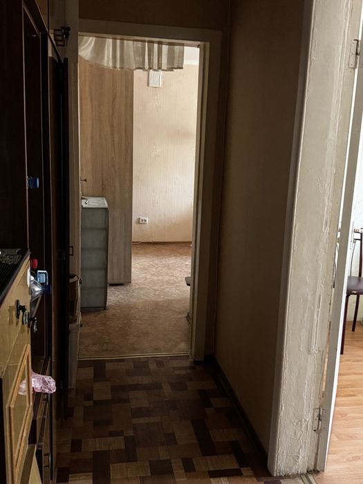 Продам 2 кімнатну  квартиру