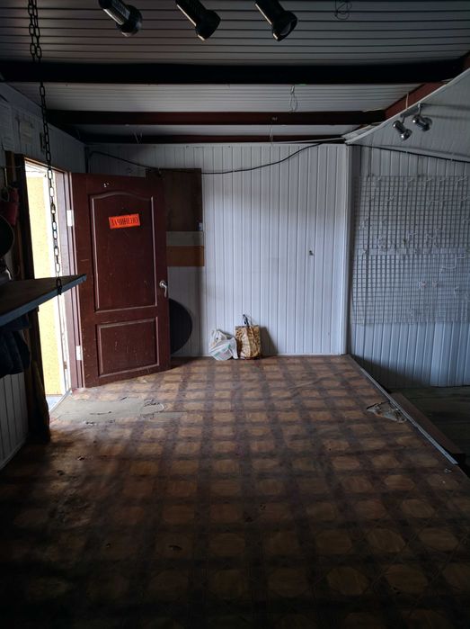 Продам магазин на ринку Південний м.Вараш.