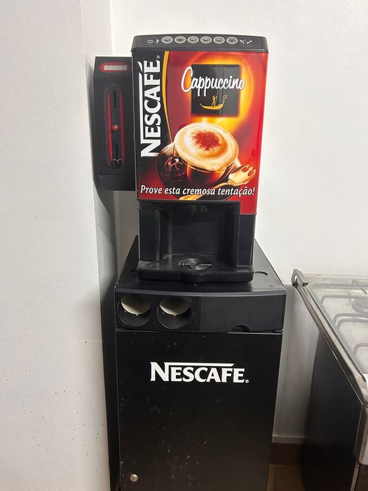 Máquina Nescafé de moeda