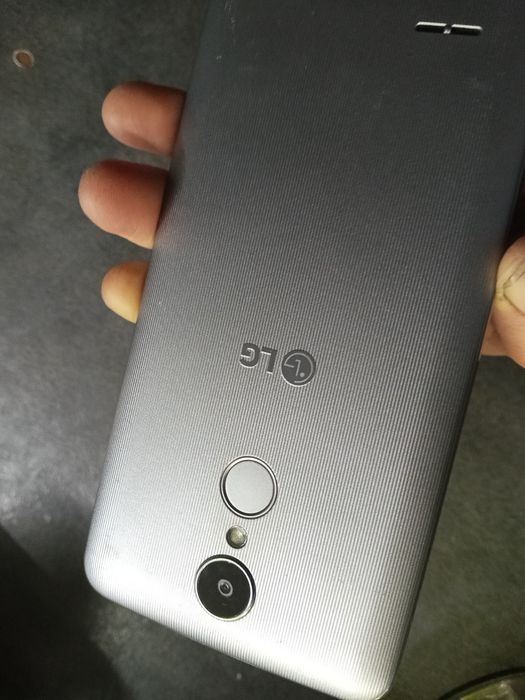 Telefon LG  K8 niesprawny
