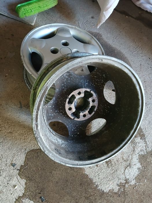 Duas jantes 14 de alumínio