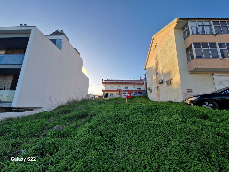 Terreno em Famões – 02 Frentes | Oportunidade | Melhor m2 da Região