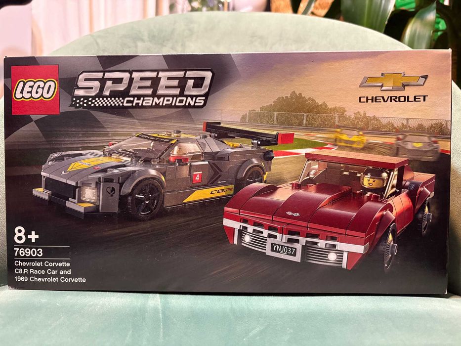 Lego 76903 Chevrolet Corvette C8.R Race Car i 1968 Chevrolet Corvette