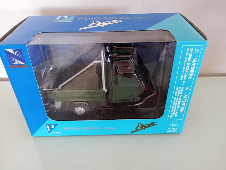 Antiga Miniatura Mota  Triciclo Piaggio Ape 50cc.
