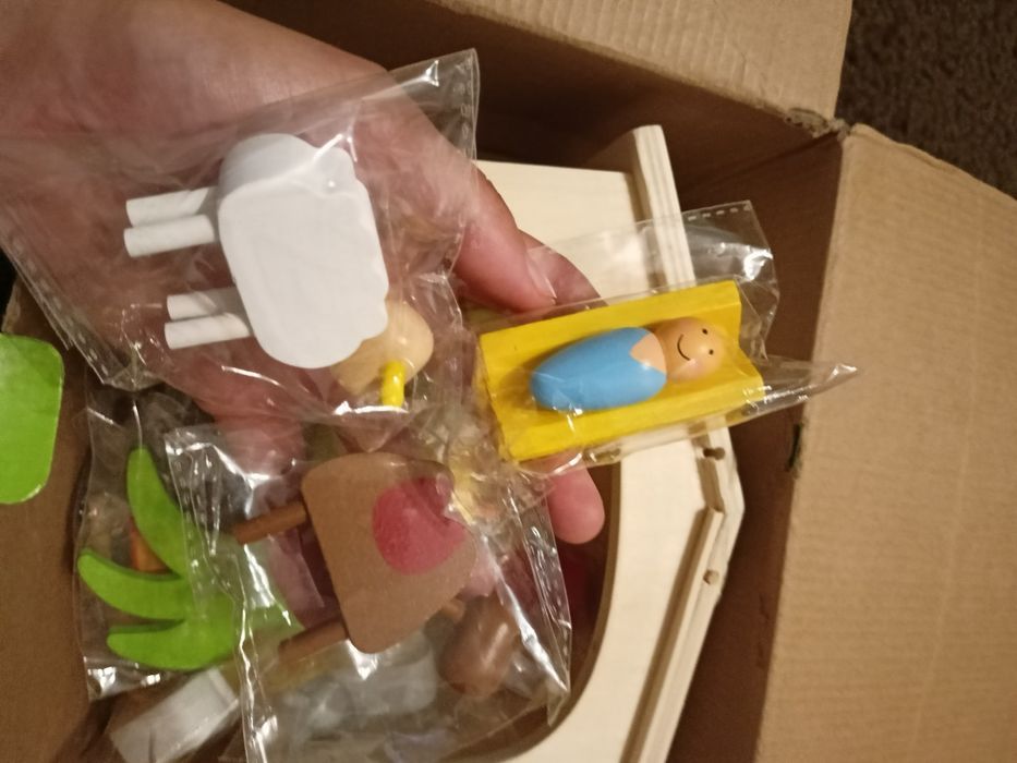 Szopka bożonarodzeniowa drewniana z drewna dla dzieci