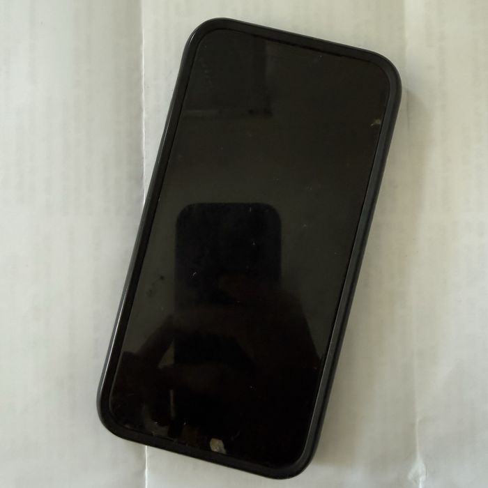 Iphone 11 128gb preto + capa quadlock