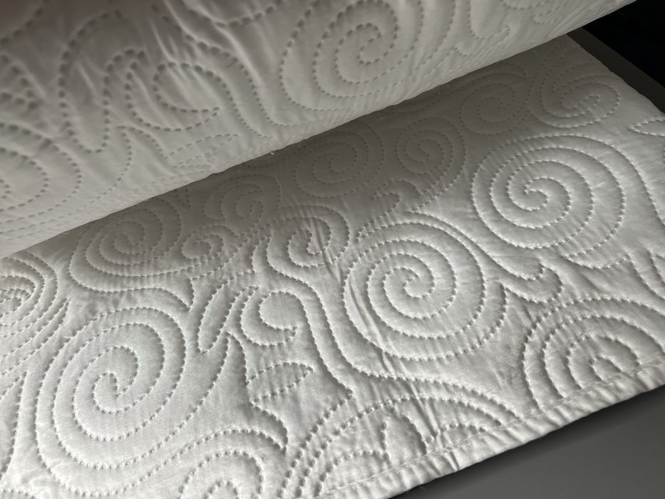 Okazja! Nowa Biała nowoczesna Narzuta 240x220 na łóżko tłoczony wzór