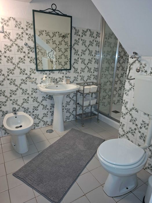 Alugo quarto mobililado