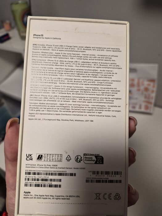 IPhone 15 różowy