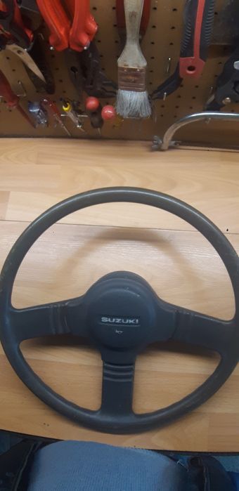 Volante Suzuki Jimny Samurai