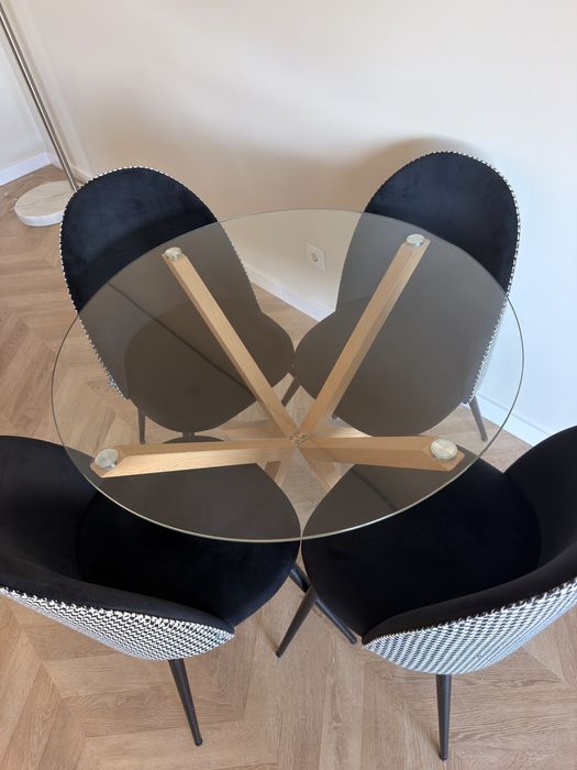 Mesa de jantar em vidro