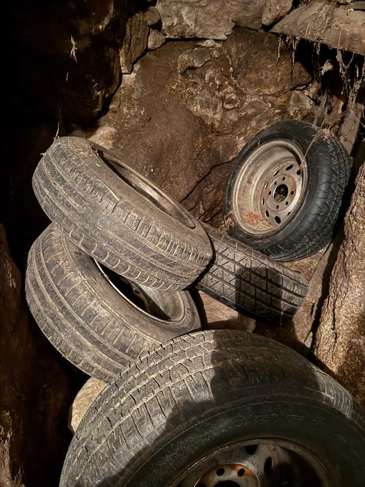 vende 4 jantes com pneus originais do carocha  para Buggy