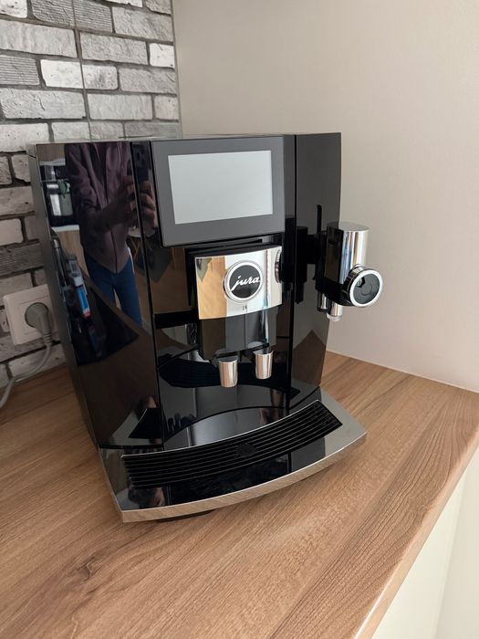 Ekspres do kawy JURA J8 piano black